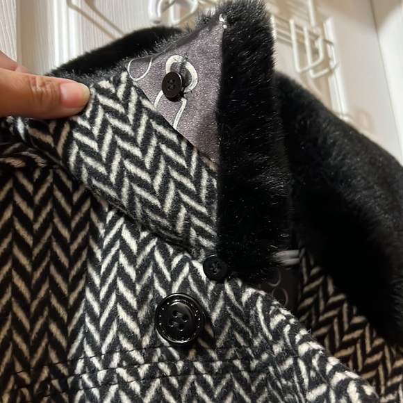 Wool Blend Double Breasted Herringbone Coat w Faux Fur Collar Black White - Picture 5 of 8